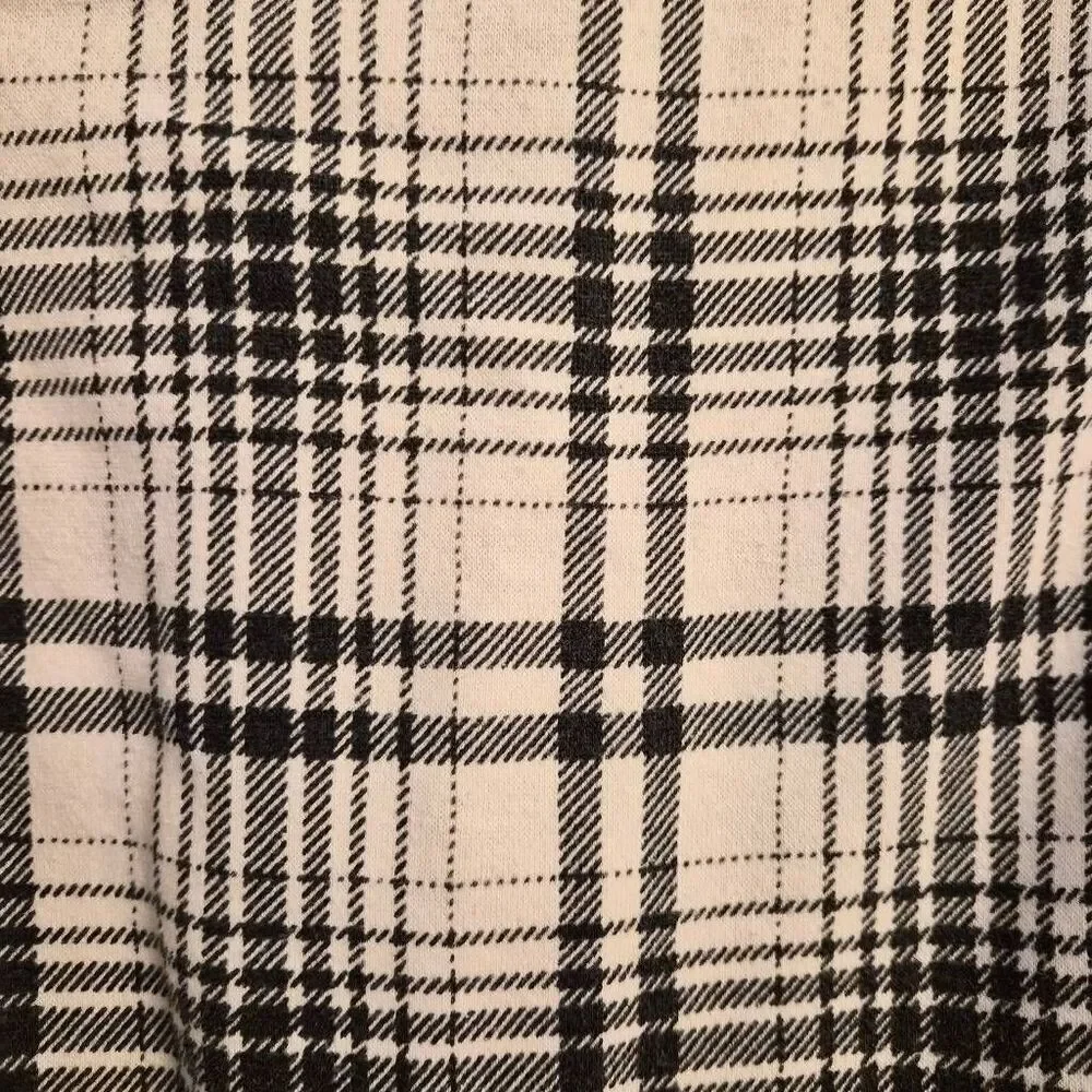 Time Tru White & Black Super-Soft Flannel: Comfy Effortless Winter Essential